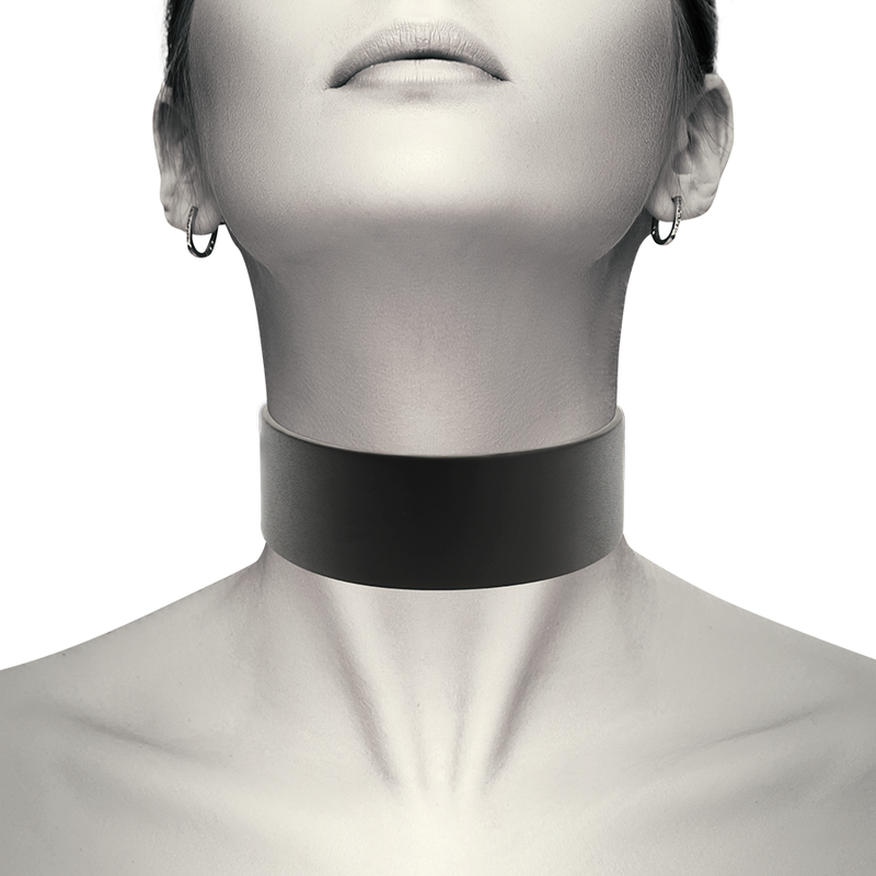 FLIRTY CHIC DESIRE - VEGAN LEATHER CHOKER
