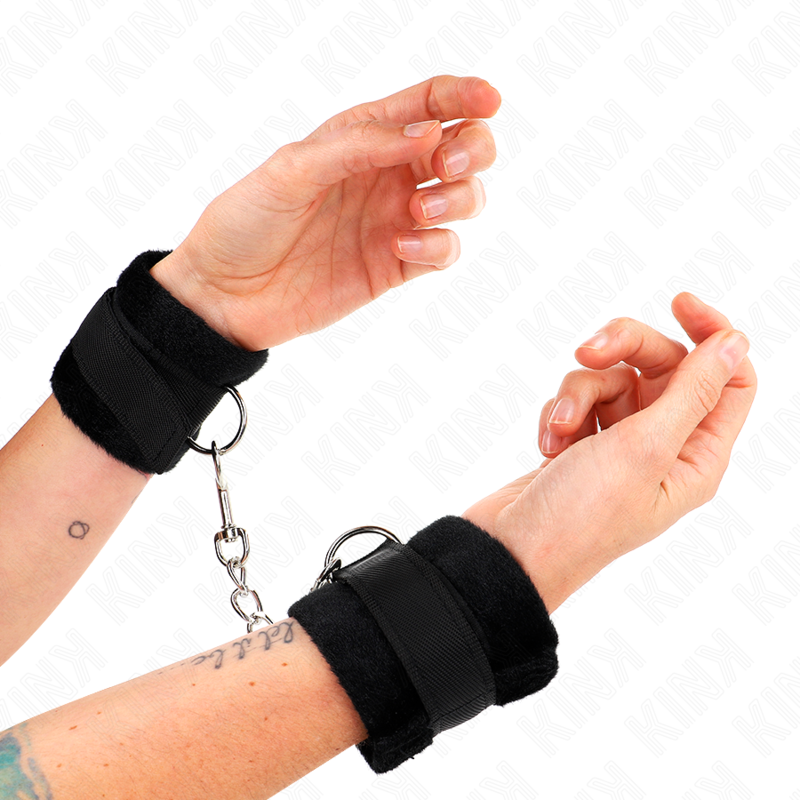 KINK - BLACK FUR BEGINNER CUFFS 30 X 7 CM
